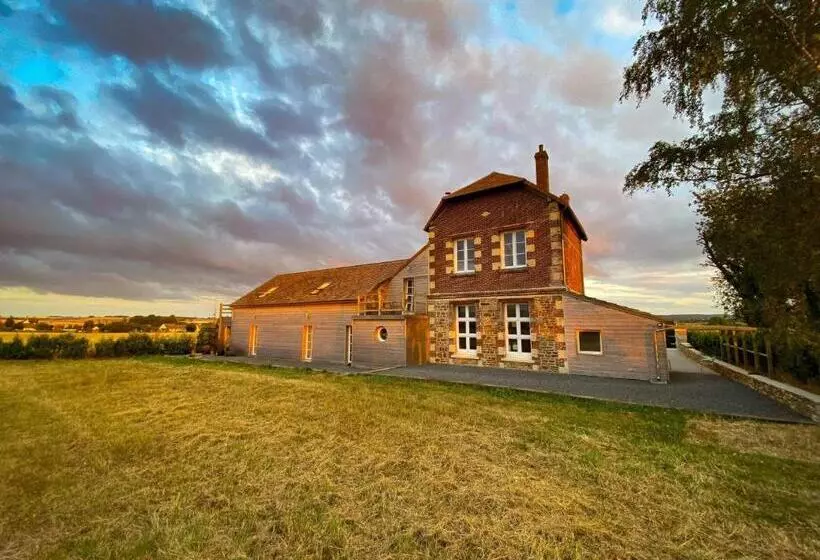 ペンション Galerie, Tumulus De La Hogue