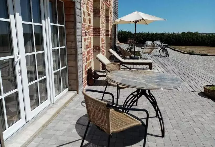 ペンション Galerie, Tumulus De La Hogue