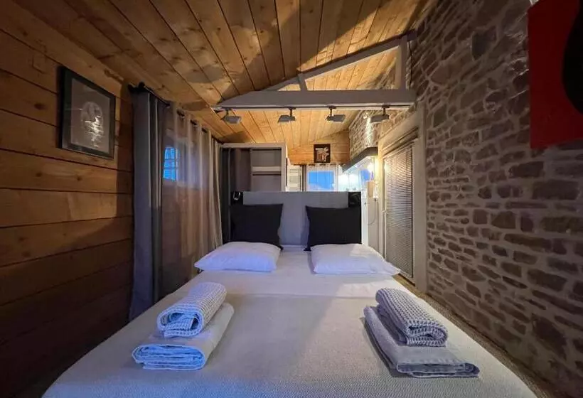 ペンション Galerie, Tumulus De La Hogue