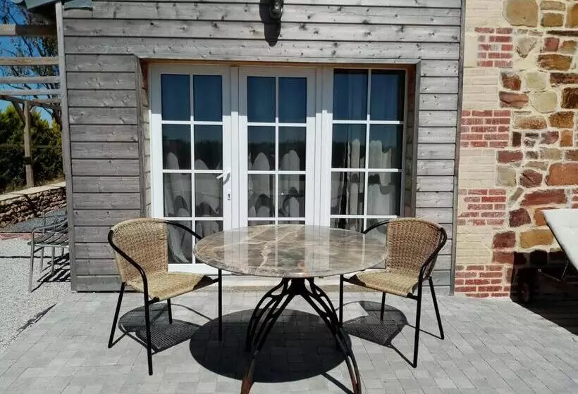 ペンション Galerie, Tumulus De La Hogue