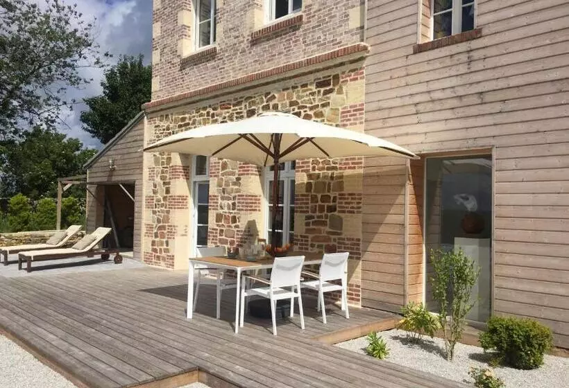 ペンション Galerie, Tumulus De La Hogue