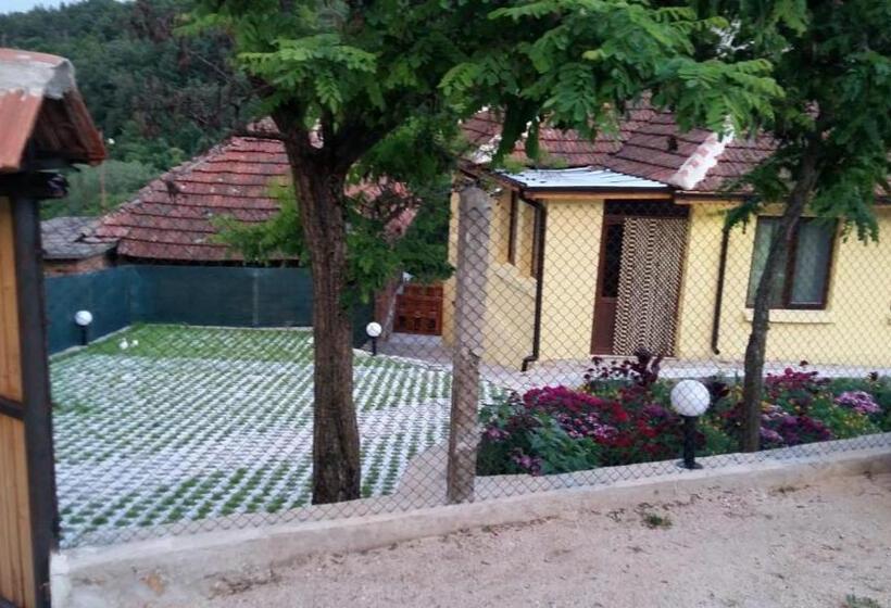 پانسیون Guest House „ivanovata House”