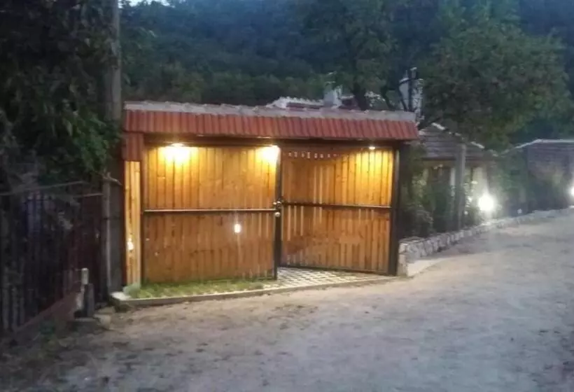 ペンション Guest House „ivanovata House”