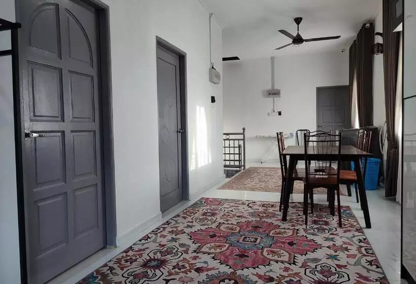 ペンション Kayangan Inn