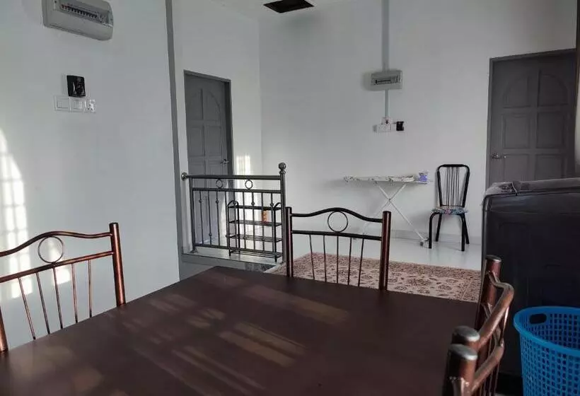 ペンション Kayangan Inn