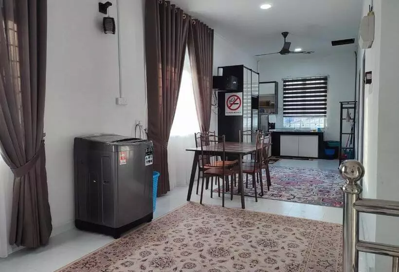 ペンション Kayangan Inn