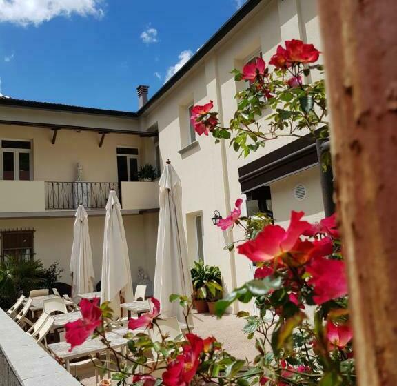 פנסיון Locanda Elena