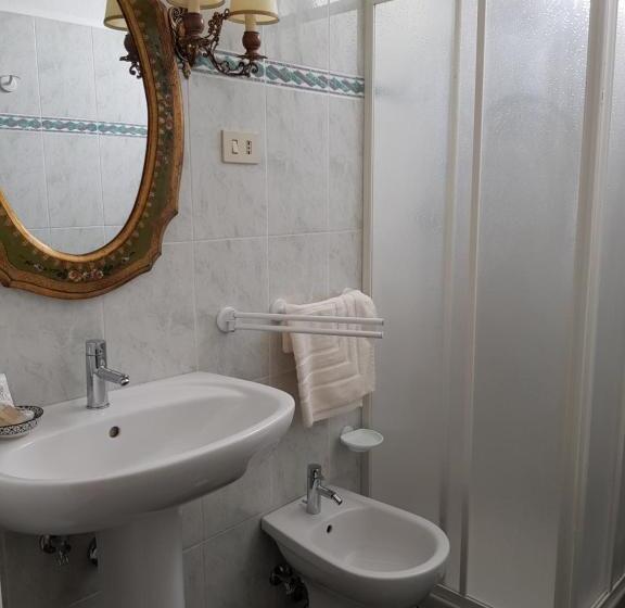 פנסיון Locanda Elena