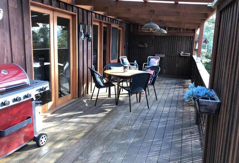 بنسيون The Green Room Wattle Glen