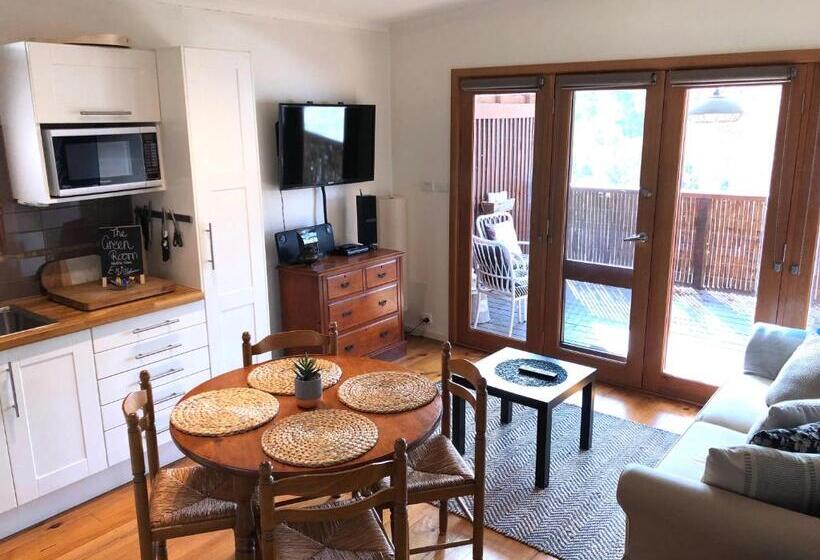 بنسيون The Green Room Wattle Glen