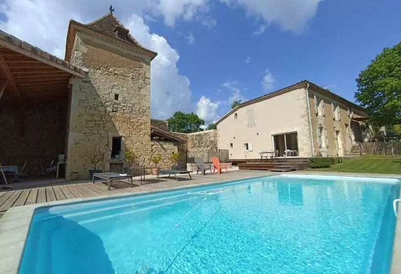 Aamiaismajoitus (B&B) Pigeonnier De Sabaillan