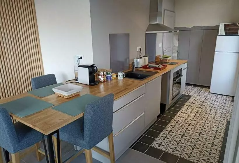 Aamiaismajoitus (B&B) Pigeonnier De Sabaillan