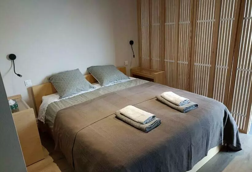 Aamiaismajoitus (B&B) Pigeonnier De Sabaillan