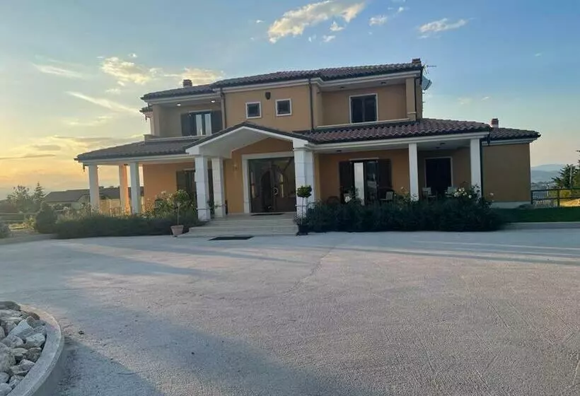 Aamiaismajoitus (B&B) Villa Panorama