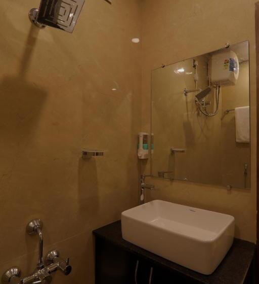 Отель Shri Tirupati Residency