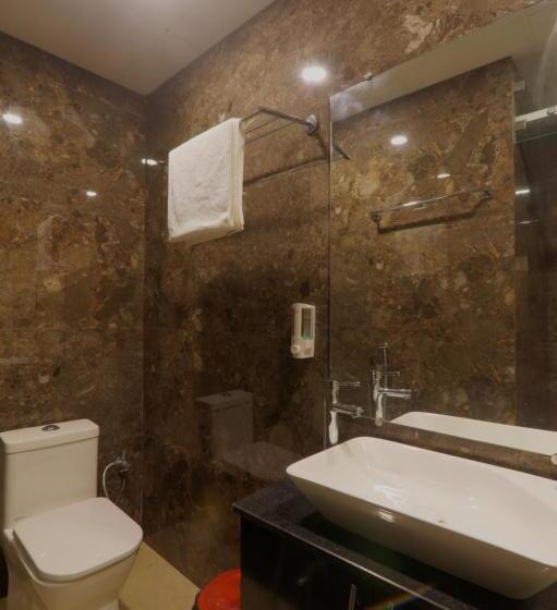 Отель Shri Tirupati Residency