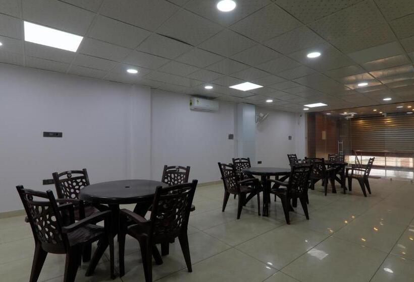 Отель Shri Tirupati Residency