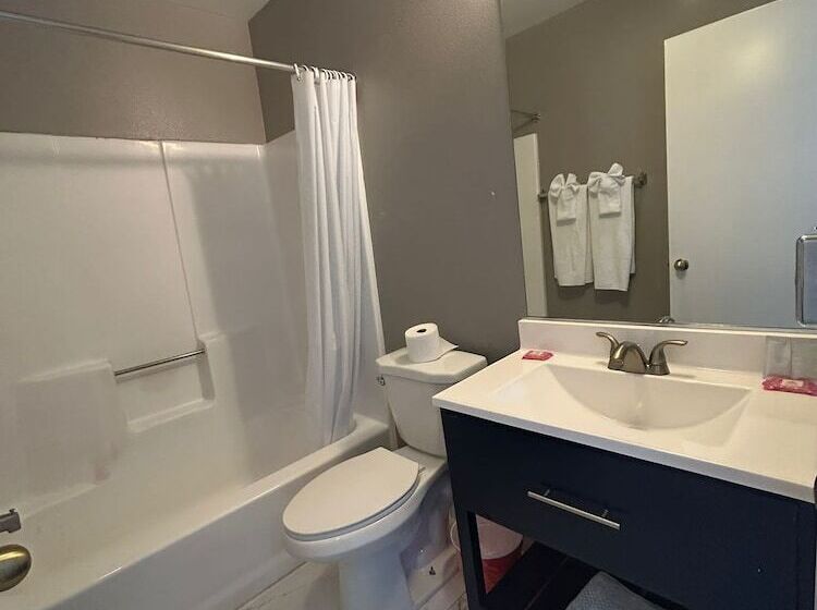 Backcountry Inn Motel