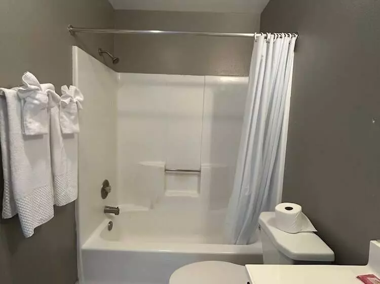 Backcountry Inn Motel