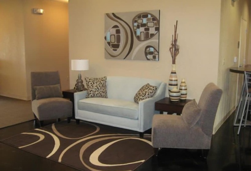 Hotel Ambassador Inn & Suites