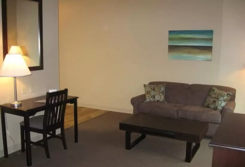 Hotelli Ambassador Inn & Suites