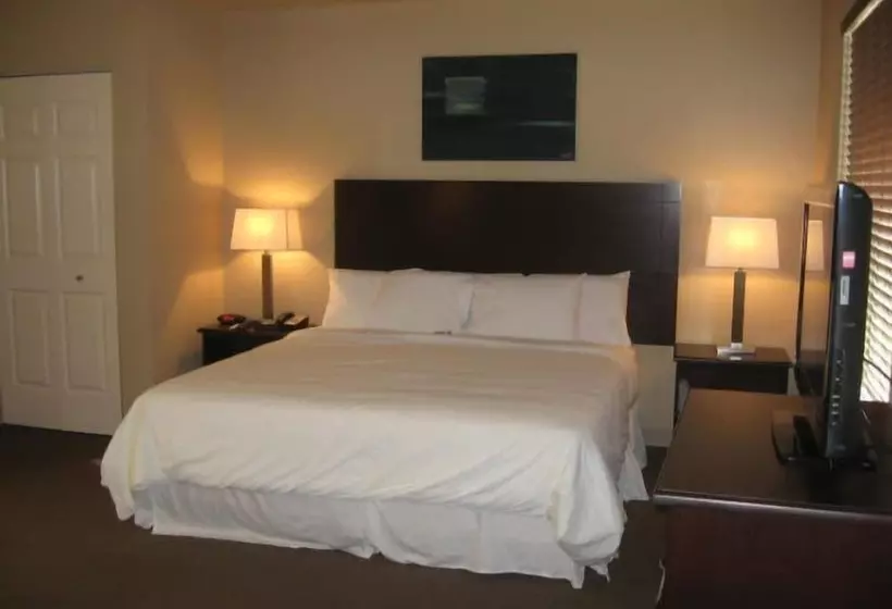 Hotelli Ambassador Inn & Suites