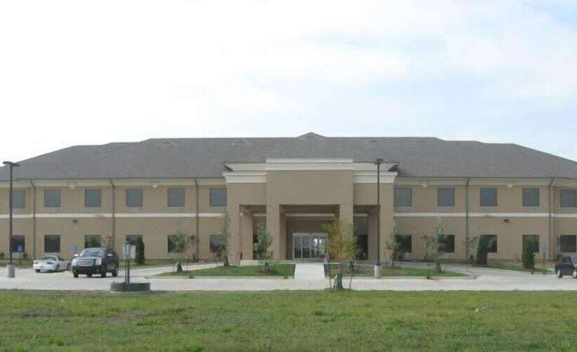 Hotel Ambassador Inn & Suites