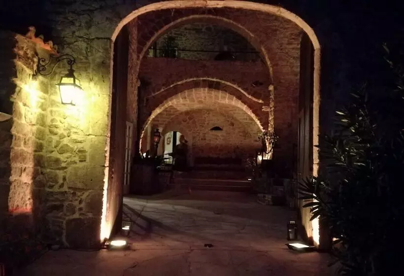 Hotelli Château De Madières  Châteauzen