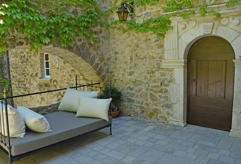 Hotelli Château De Madières  Châteauzen