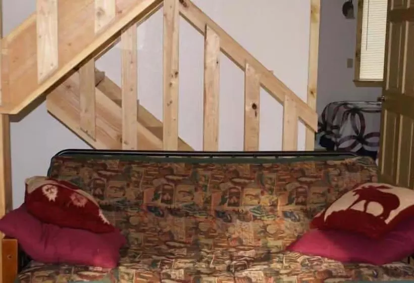 Hotelli Frenchy's Fishing And Adventure Cabins