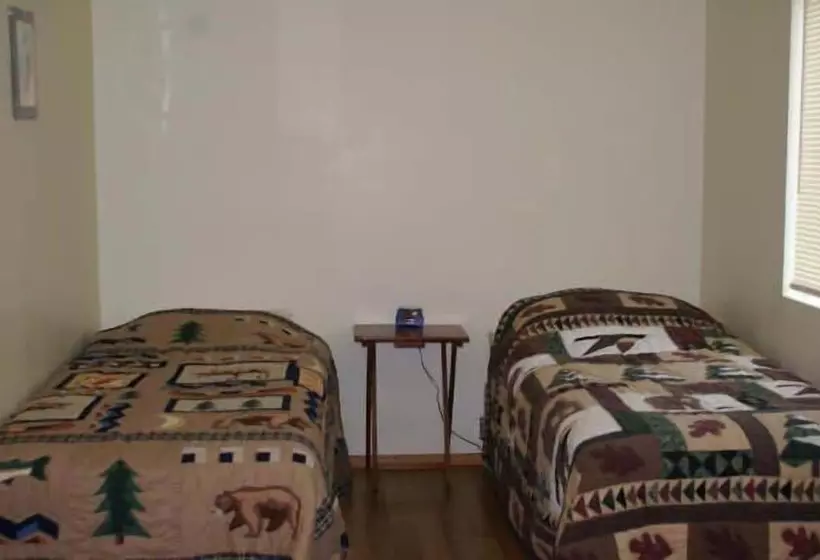 Hotelli Frenchy's Fishing And Adventure Cabins