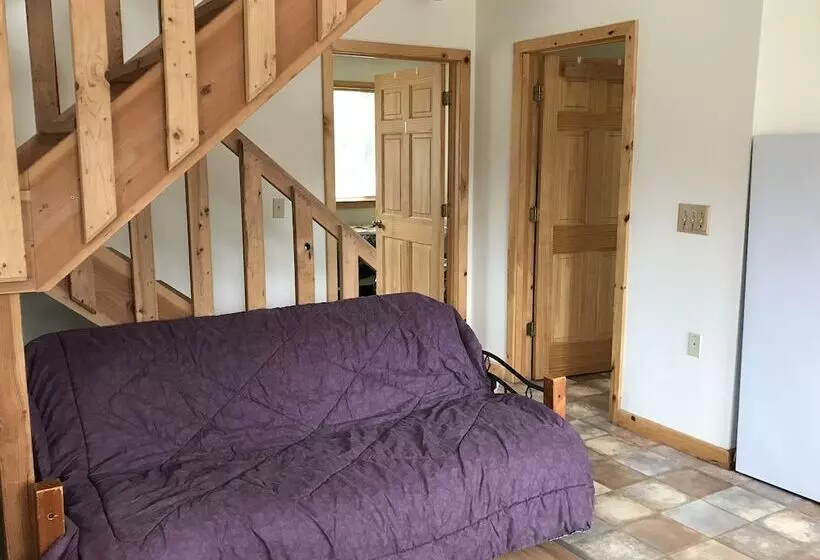 Hotelli Frenchy's Fishing And Adventure Cabins