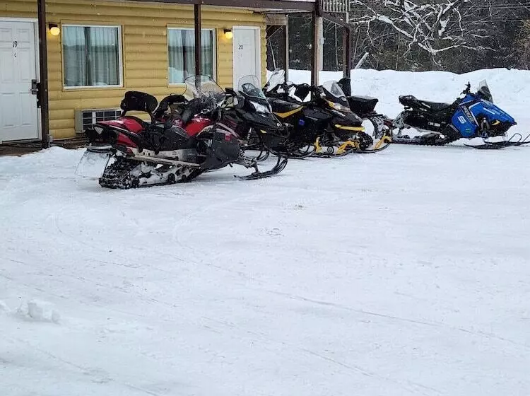 ホテル Grantsburg Inn