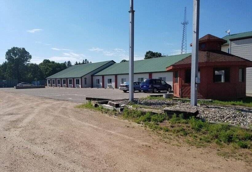 酒店 Inn Of The Pines