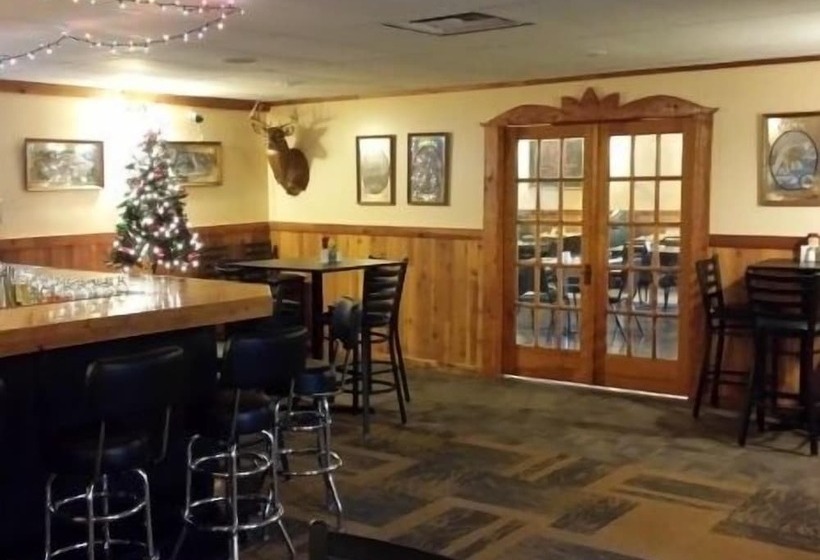 酒店 Inn Of The Pines