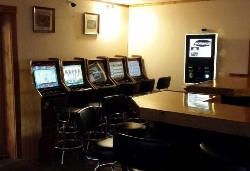 酒店 Inn Of The Pines