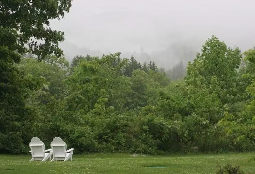 Hotelli Three Mountain Inn