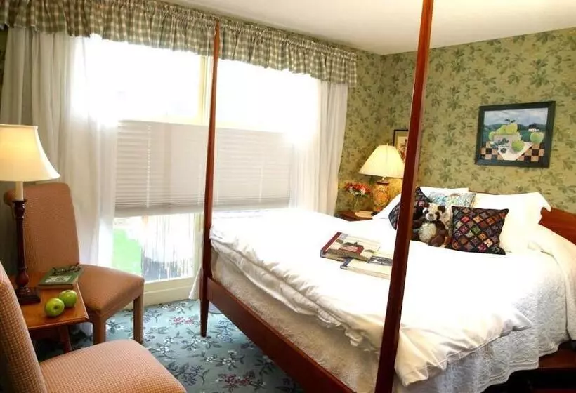 Hotelli Three Mountain Inn