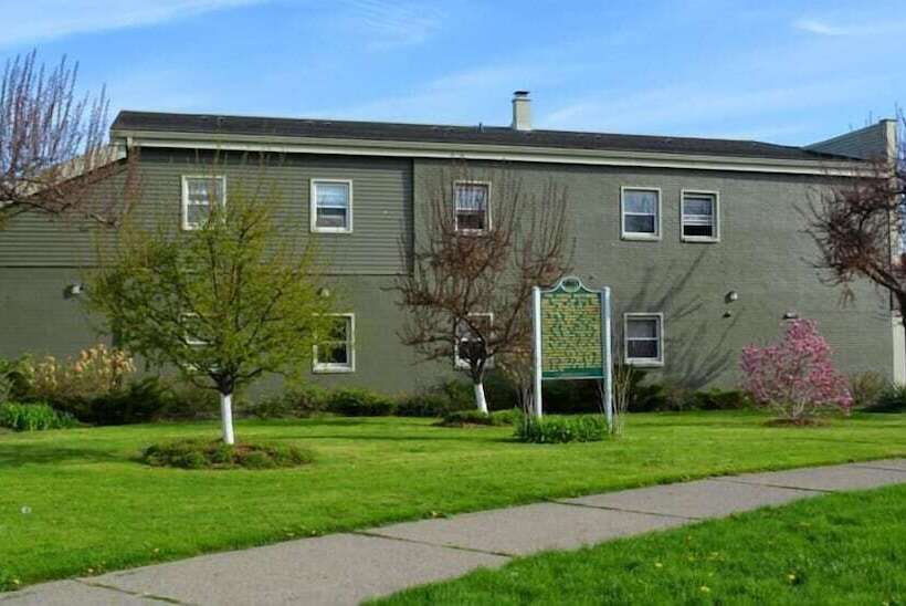 هتل Veterans Park