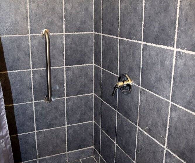 هتل Veterans Park