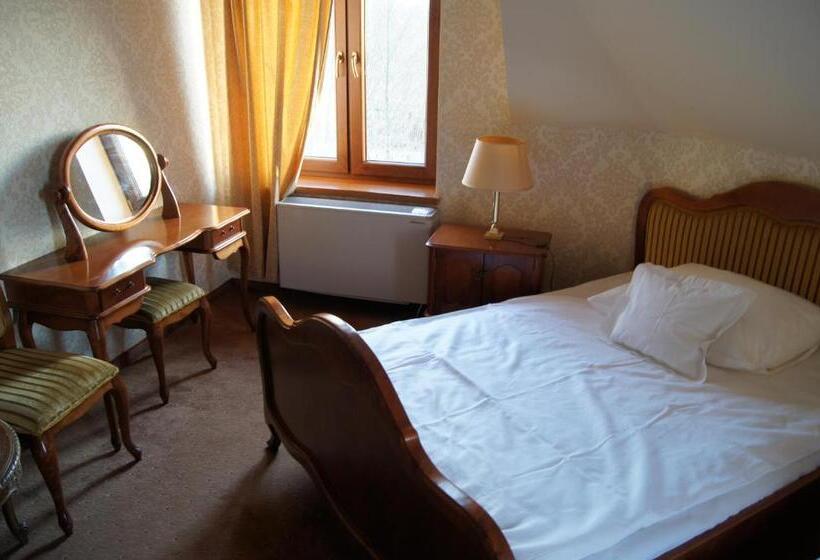 בית מלון כפרי Dworek Nad Pilicą