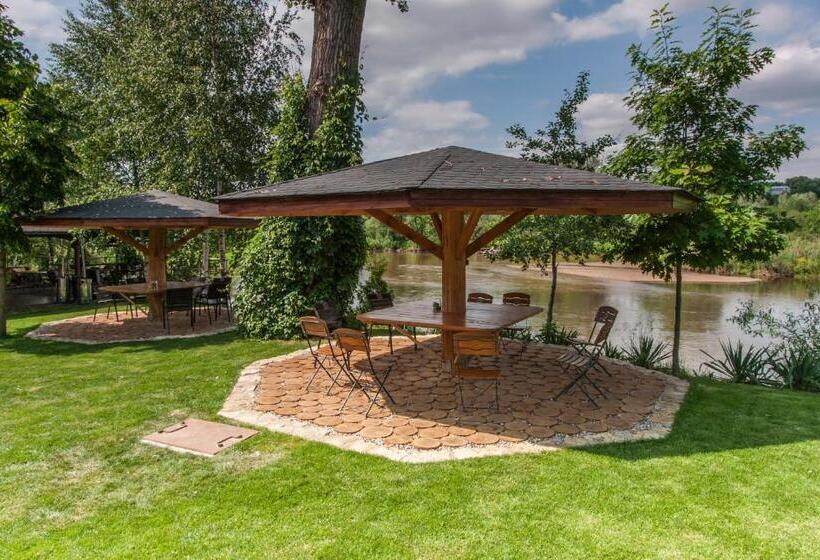 בית מלון כפרי Dworek Nad Pilicą