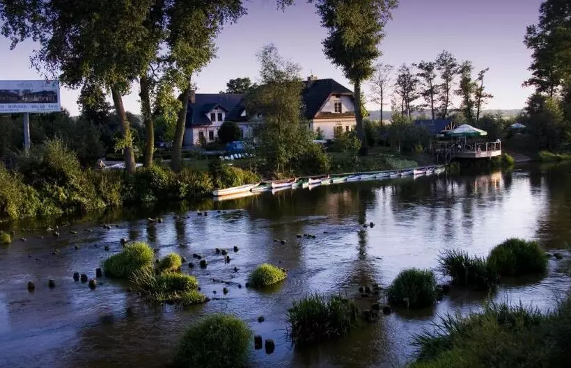 Hotelli Dworek Nad Pilicą