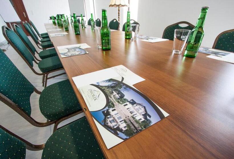 בית מלון כפרי Dworek Nad Pilicą