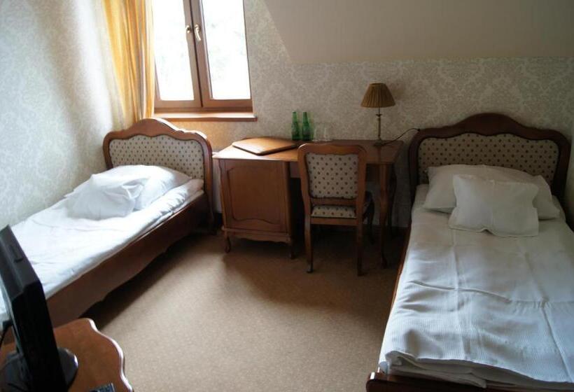 בית מלון כפרי Dworek Nad Pilicą