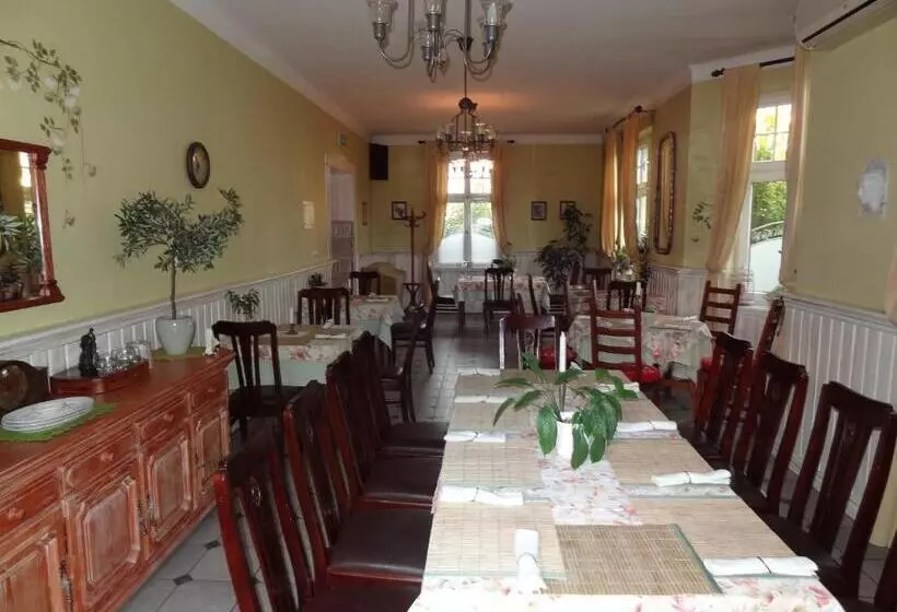 Hotelli Pensjonat U Kota Wasyla