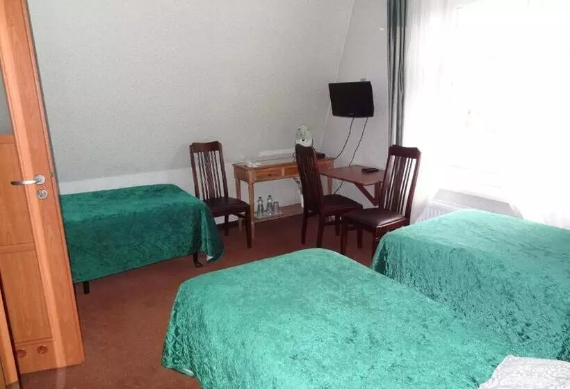 Hotelli Pensjonat U Kota Wasyla