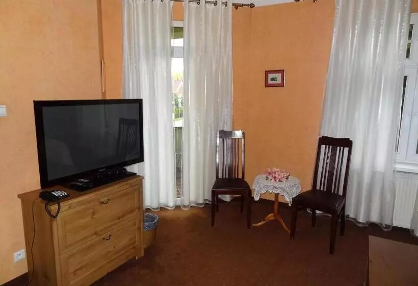 Hotelli Pensjonat U Kota Wasyla