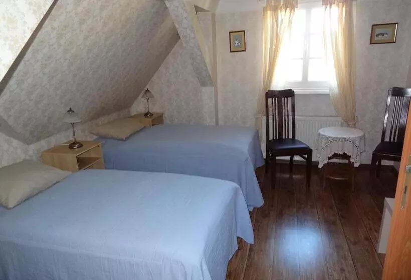 Hotelli Pensjonat U Kota Wasyla