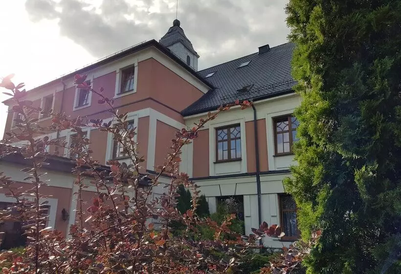 Hotelli Rezydencja Pod Zegarem